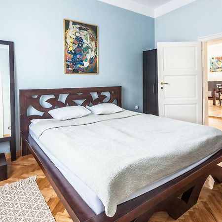 99 Muses Apartments Dordegol Esterno foto