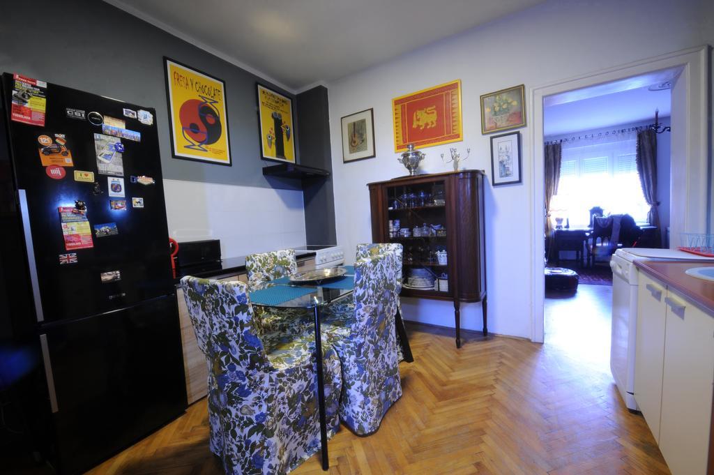 99 Muses Apartments Dordegol Esterno foto