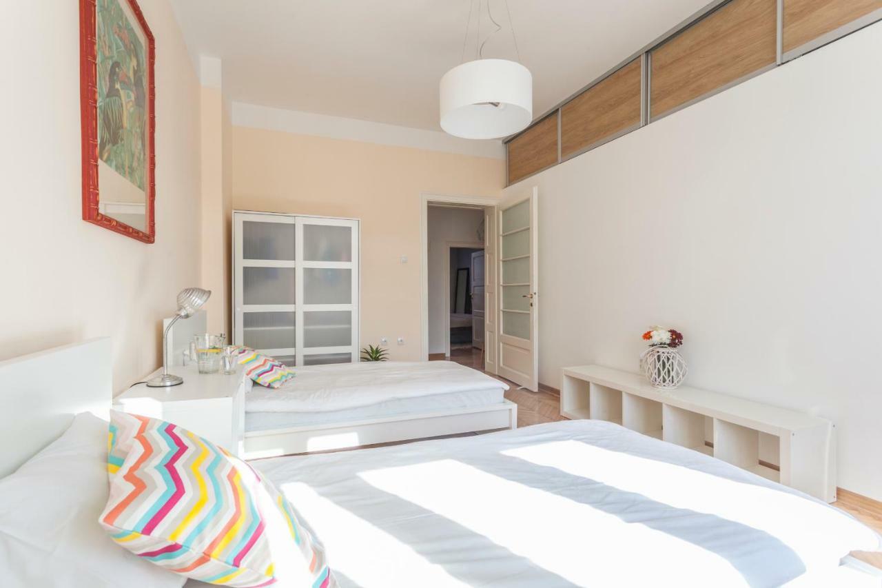 99 Muses Apartments Dordegol Esterno foto