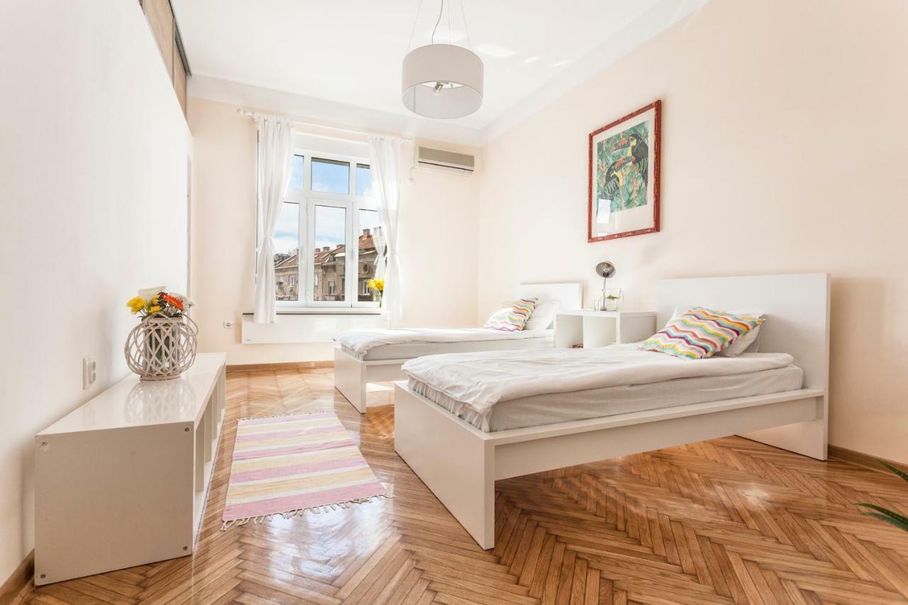 99 Muses Apartments Dordegol Esterno foto