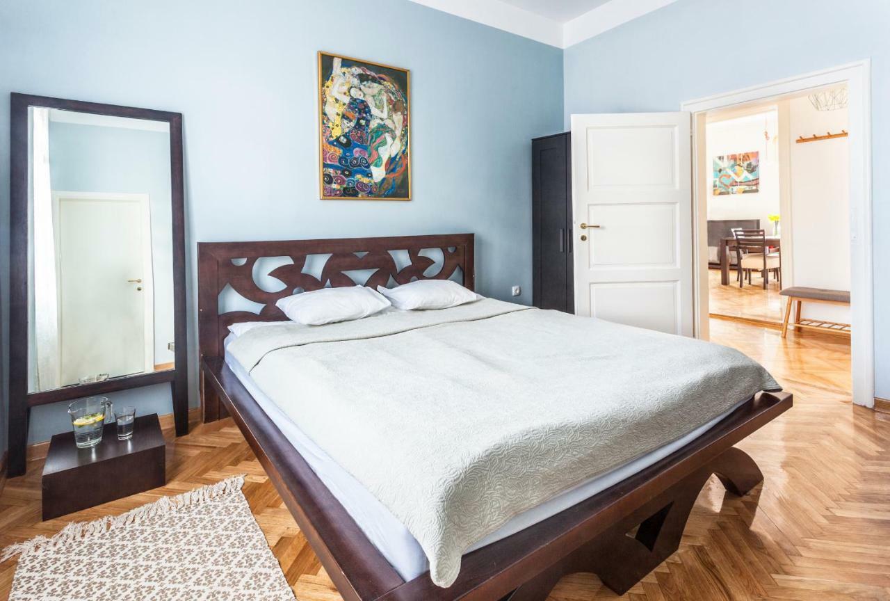 99 Muses Apartments Dordegol Esterno foto